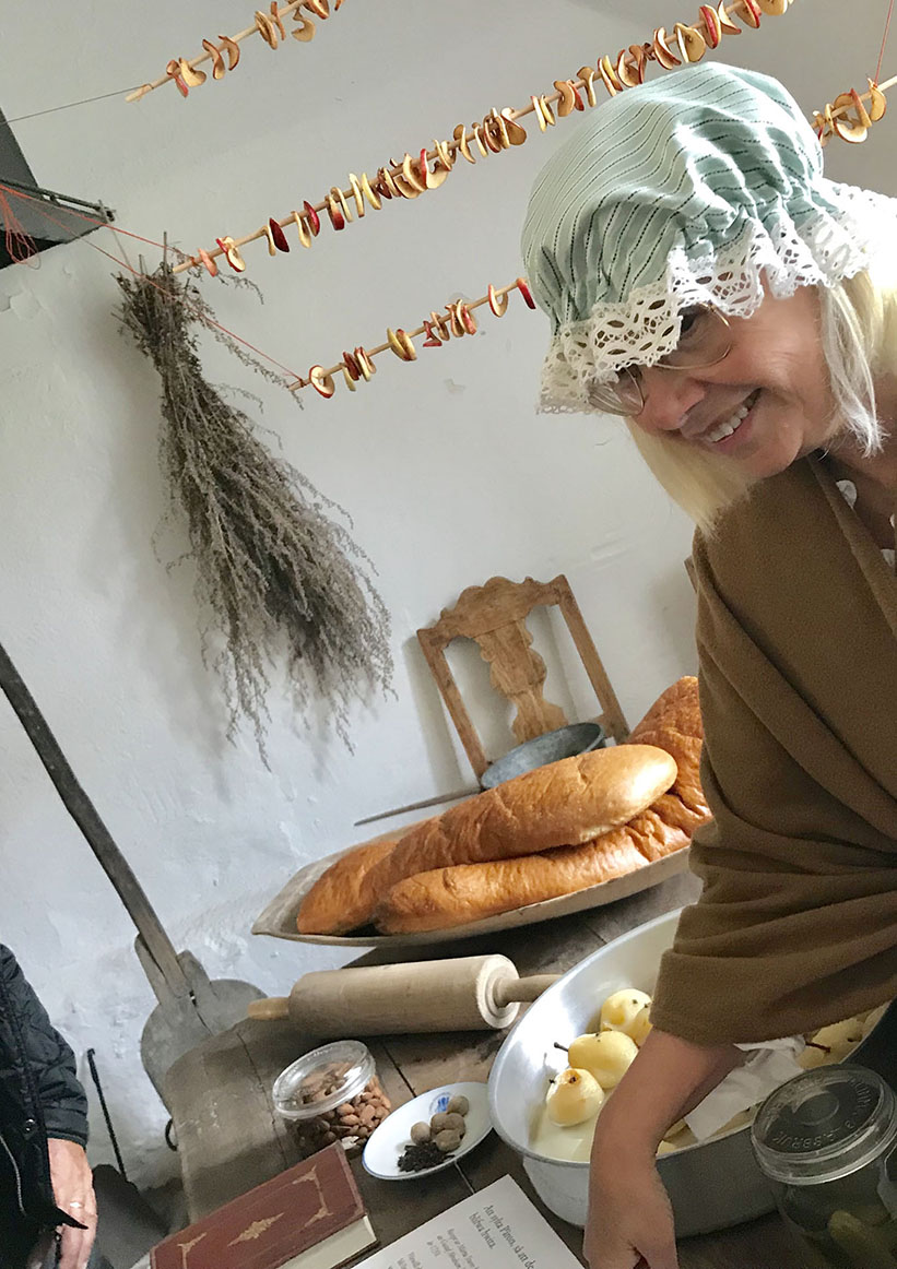 Vad gjorde en ung adelsflicka hela dagarna i 1700-talets Sverige?